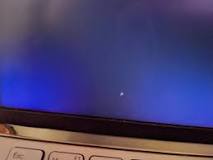 manchitas blancas en la pantalla de mi laptop